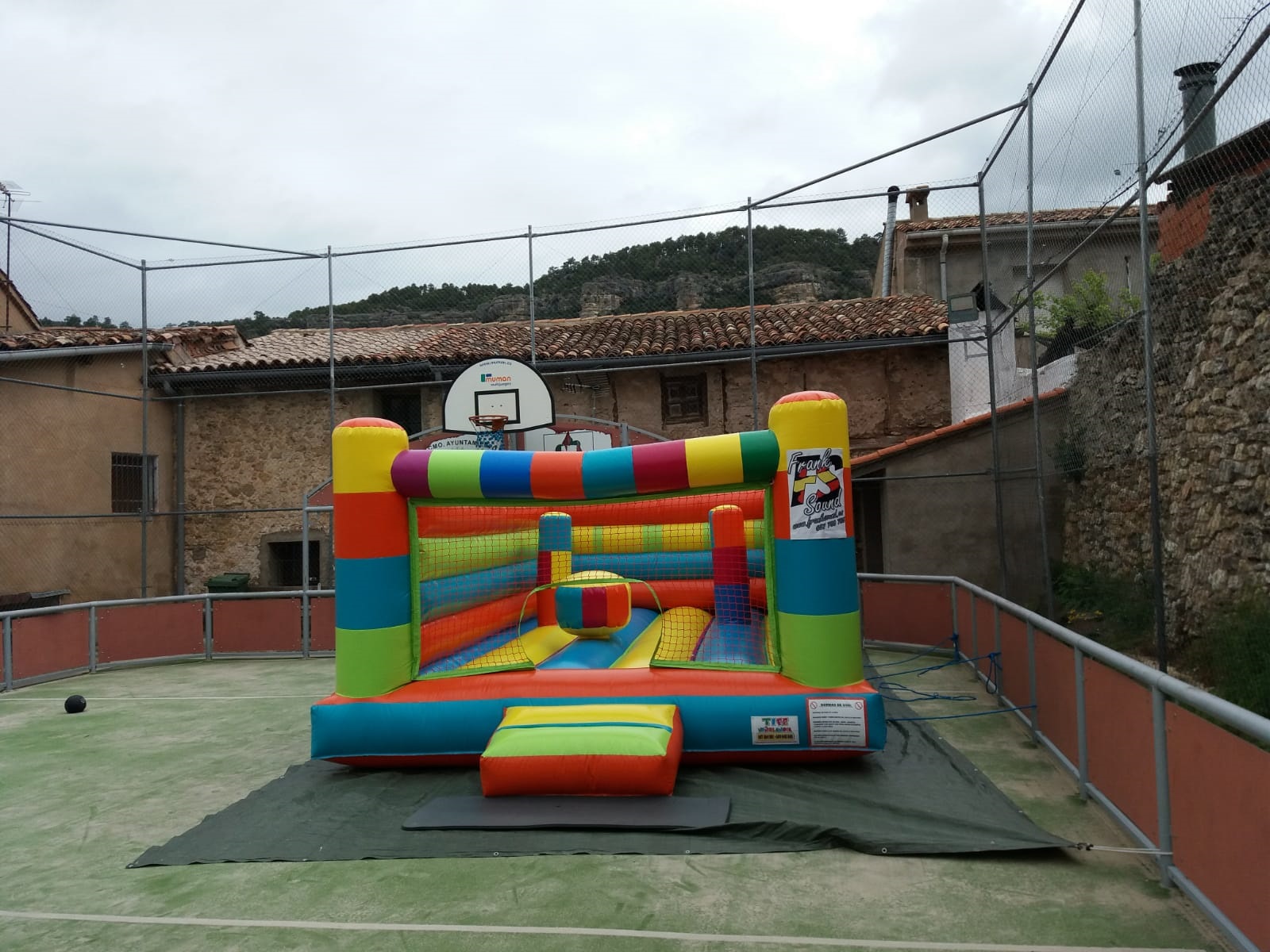 Comuniones, castillos hinchables Valdecabras franksound