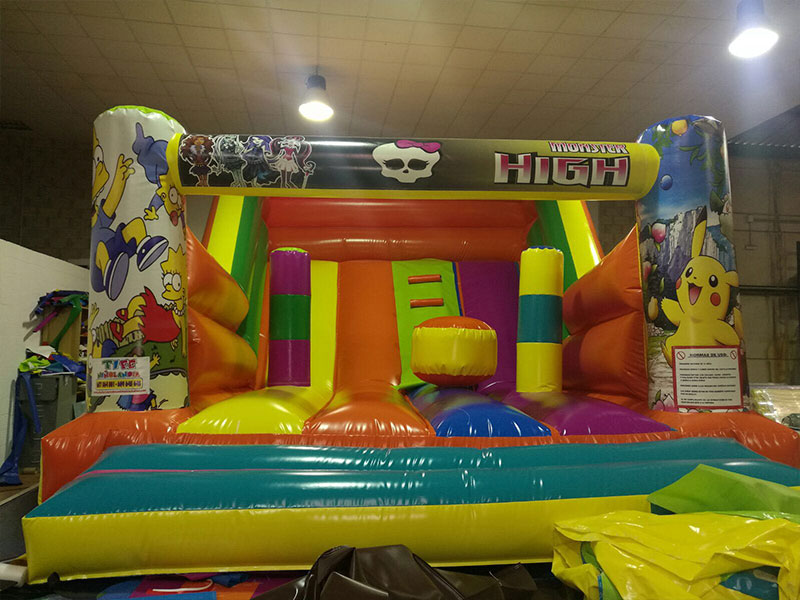 castillos hinchables en el toro de cuerda